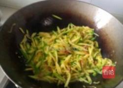 吃瓜炒粉丝做好吃,吃瓜炒粉丝，夏日清爽美味新主张