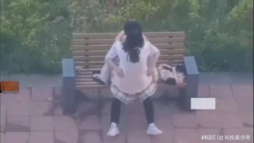 江西情侣吃瓜事件视频,一场引发网友热议的“瓜田”风波